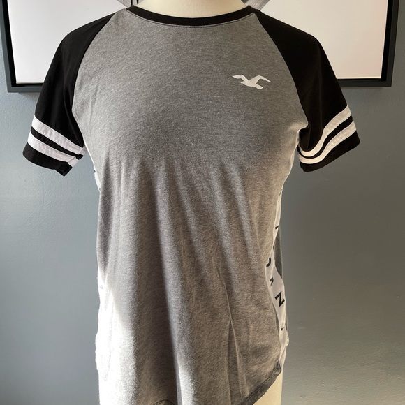Hollister T-Shirt - Picture 2 of 5